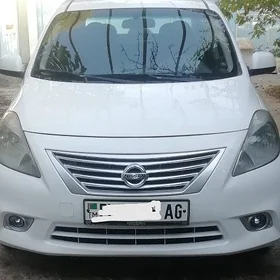 Nissan Versa 2012