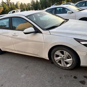 Hyundai Elantra 2021