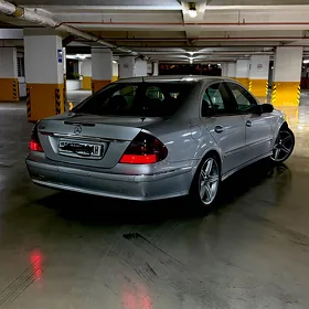 Mercedes-Benz E320 2002