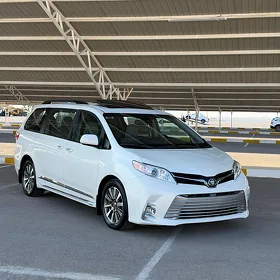 Toyota Sienna 2019