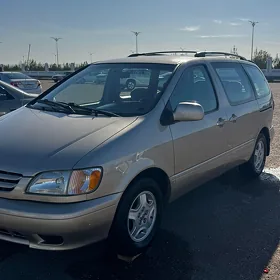 Toyota Sienna 2001
