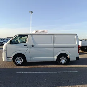 Toyota Hiace 2024