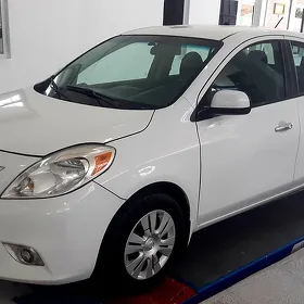 Nissan Versa 2013