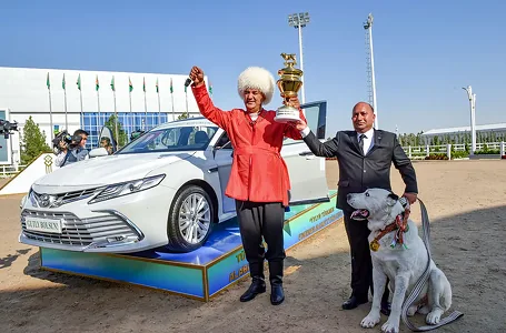 В Туркменистане готовят насыщенную программу в честь Праздника туркменского алабая