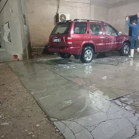 Nissan Pathfinder 1999