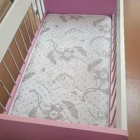 Продаётся Кроватка
