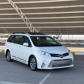 Toyota Sienna 2019