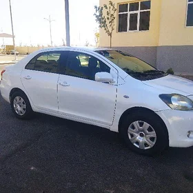 Toyota Yaris 2010