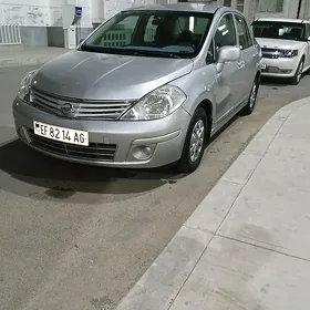 Nissan Versa 2011