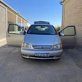Toyota Sienna 2003
