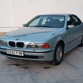 BMW E39 1998