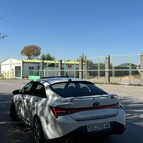 Hyundai Elantra 2022