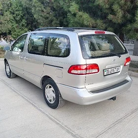 Toyota Sienna 2002