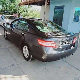Toyota Camry 2011