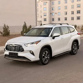 Toyota Highlander 2021