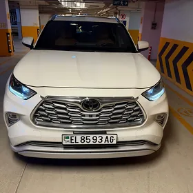 Toyota Highlander 2021