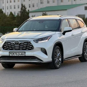 Toyota Highlander 2021