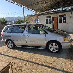 Toyota Sienna 2002