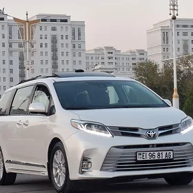 Toyota Sienna 2019