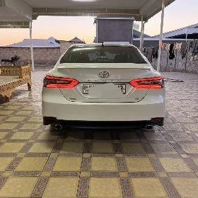 Toyota Camry 2021