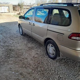 Toyota Sienna 2000