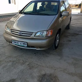 Toyota Sienna 2003