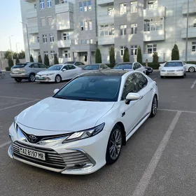 Toyota Camry 2021