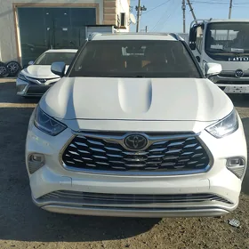Toyota Highlander 2021