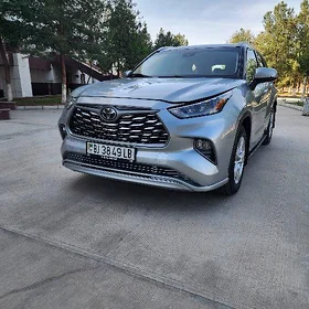 Toyota Highlander 2020