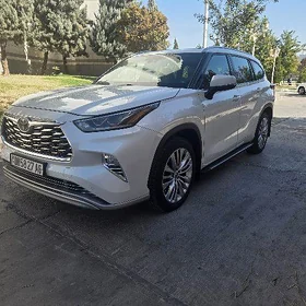 Toyota Highlander 2021