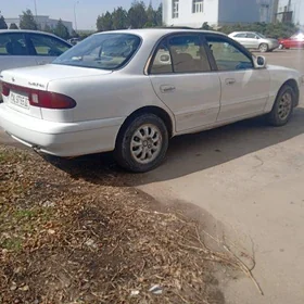 Hyundai Sonata 1996