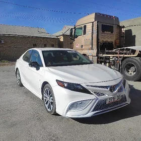 Toyota Camry 2022