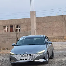 Hyundai Elantra 2022
