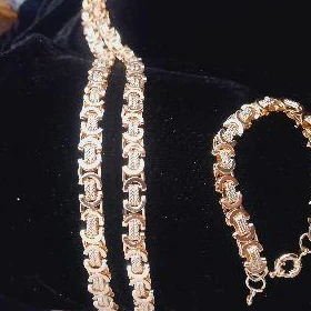 Ṣanel sepoçka braslet kamplekt