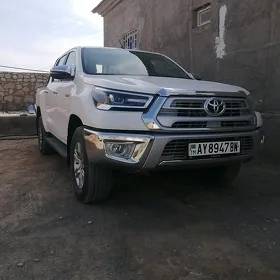 Toyota Hilux 2025