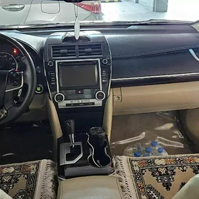 Toyota Camry 2014