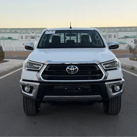 Toyota Hilux 2026