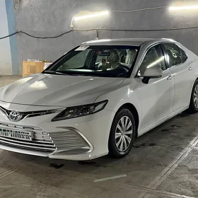 Toyota Camry 2021