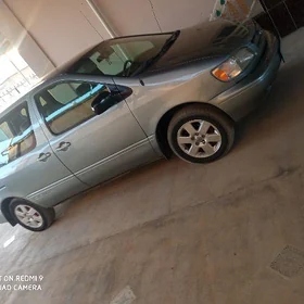 Toyota Sienna 2000