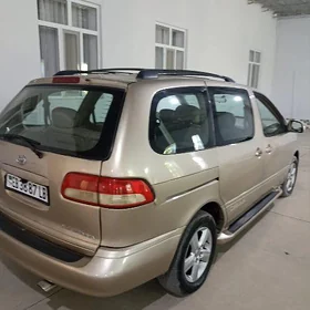 Toyota Sienna 2001