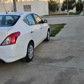 Nissan Sunny 2023