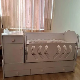 кровать