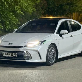 Toyota Camry 2025