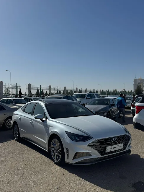 Hyundai Sonata 2021 - 1