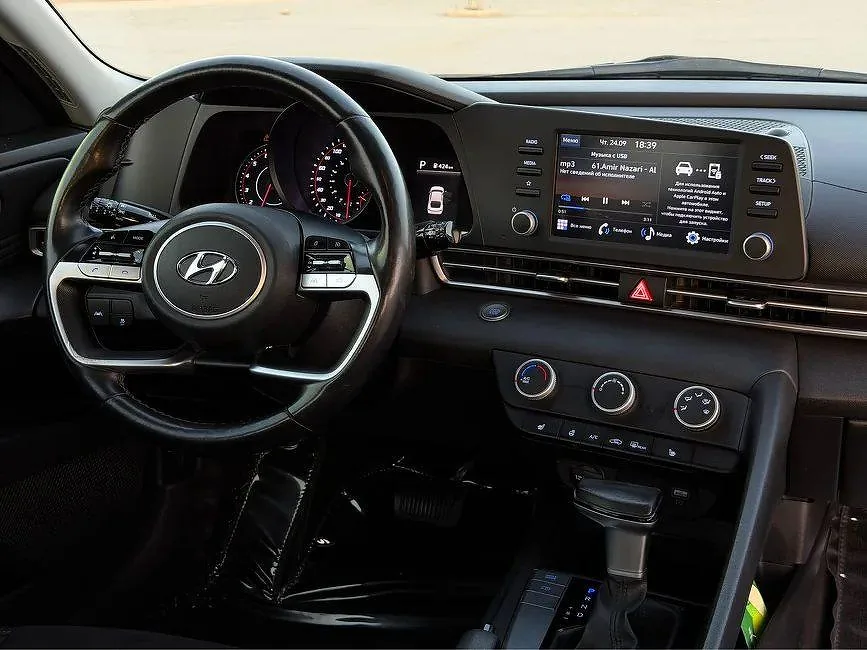 Hyundai Elantra 2021 - 1