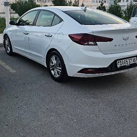 Hyundai Elantra 2019