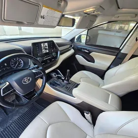 Toyota Highlander 2020