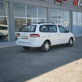 Toyota Sienna 1999