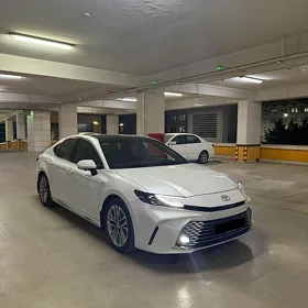 Toyota Camry 2025