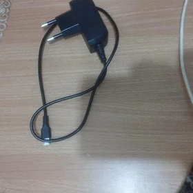 Maxfone zaryadnik